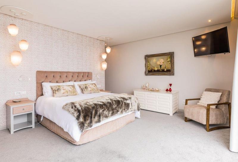 4 Bedroom Property for Sale in Pinnacle Point Golf Estate Western Cape